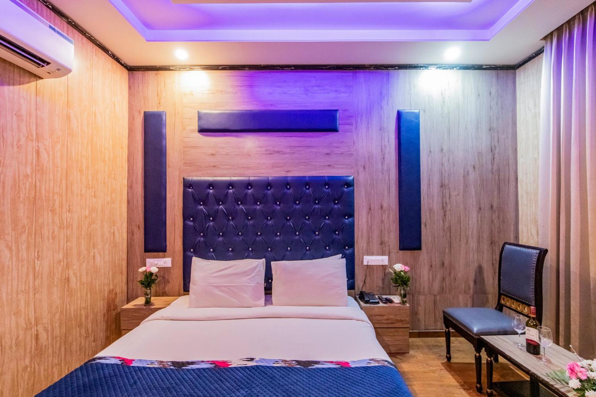 Foxoso Fiori Hotel Jaipur Buitenkant foto